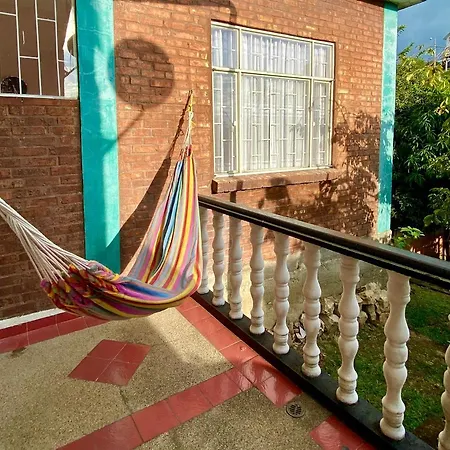 Villa Claudia - Apartamento Comodo Y Tranquilo El Colegio  Exterior photo